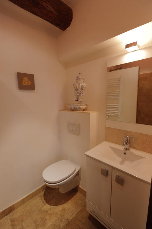 Hotel La Treille Et L'Impasse Ansouis Habitación foto